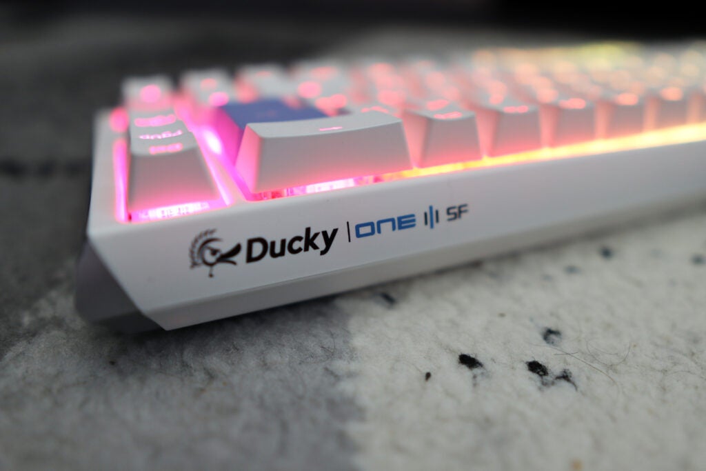 Задний логотип — Ducky One 3 SF