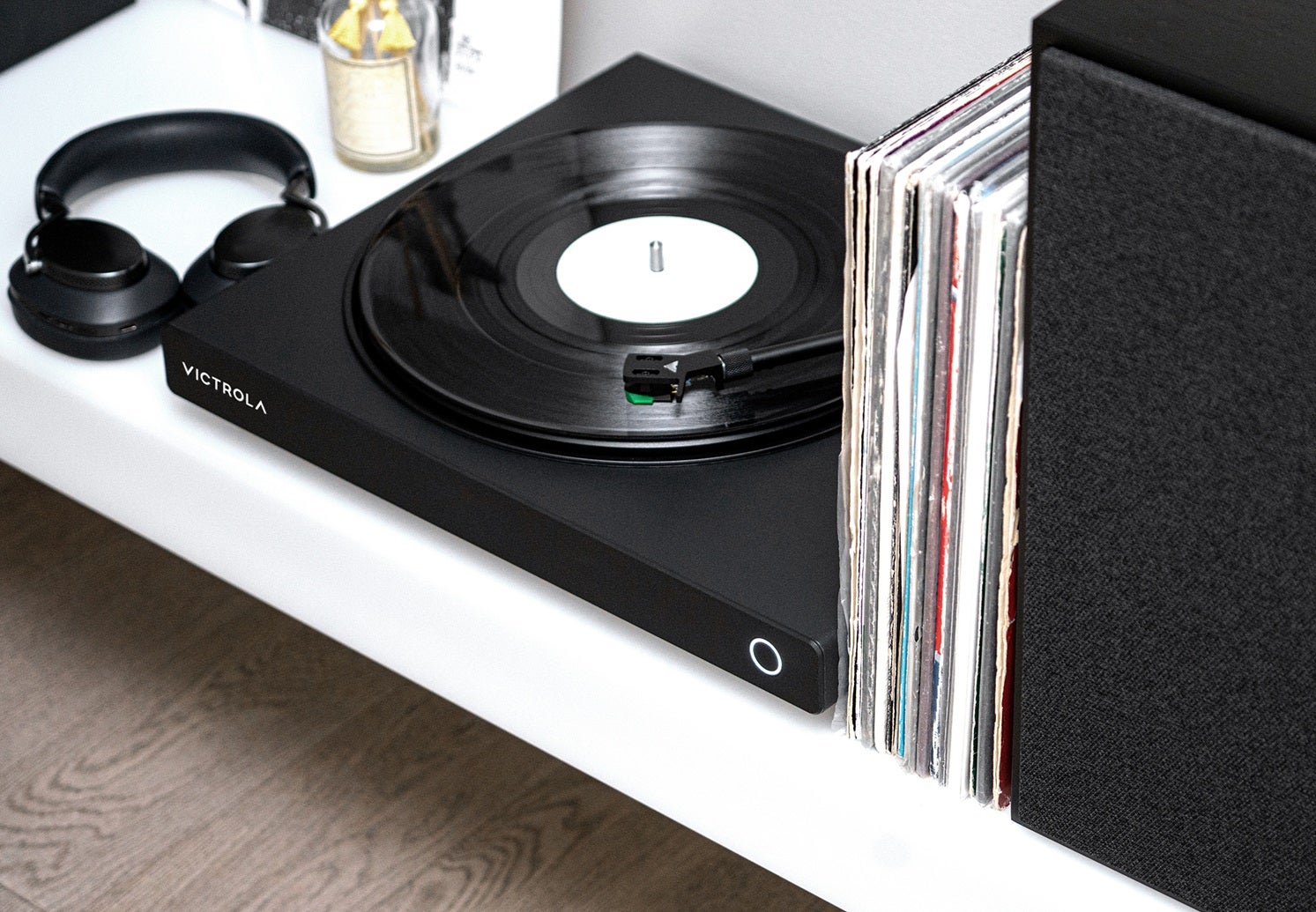 Victrola introduces Hello-Res variations of its Carbon and Onyx turntables | Digital Noch