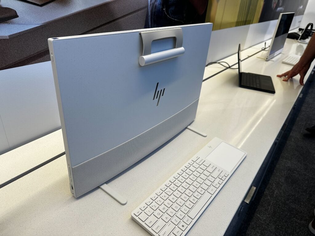 HP Envy Move rear, with keyboard