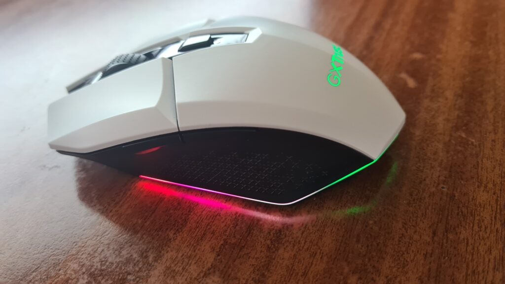 Side top view of the Trust GXT 110 Felox.Trust GXT 110 Felox gaming mouse with RGB lighting.Trust GXT 110 Felox gaming mouse with multicolor lighting.