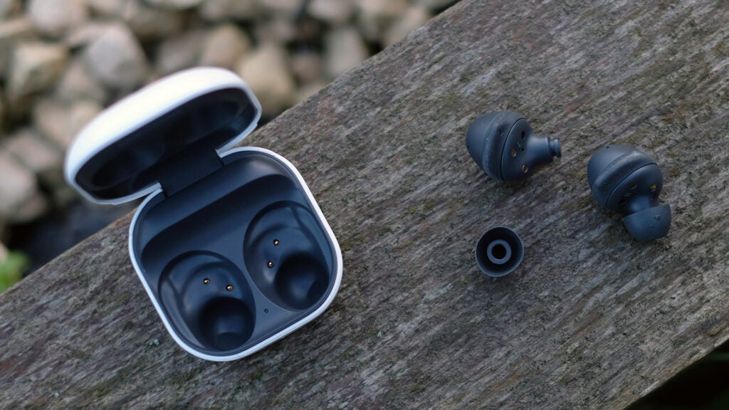 Samsung Galaxy Buds FE out of case