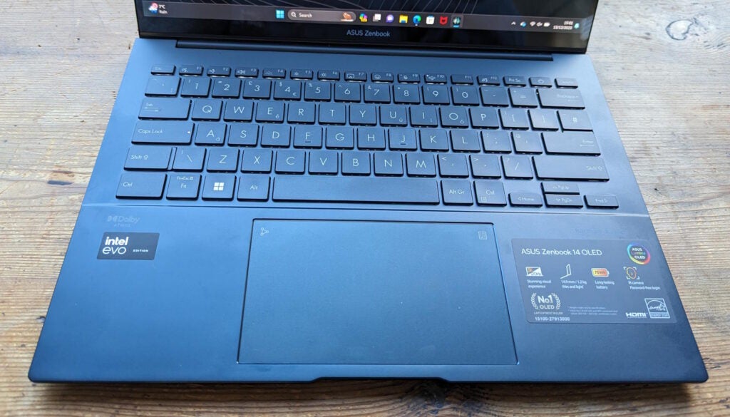 Keyboard and trackpad of the Asus Zenbook 14 OLED