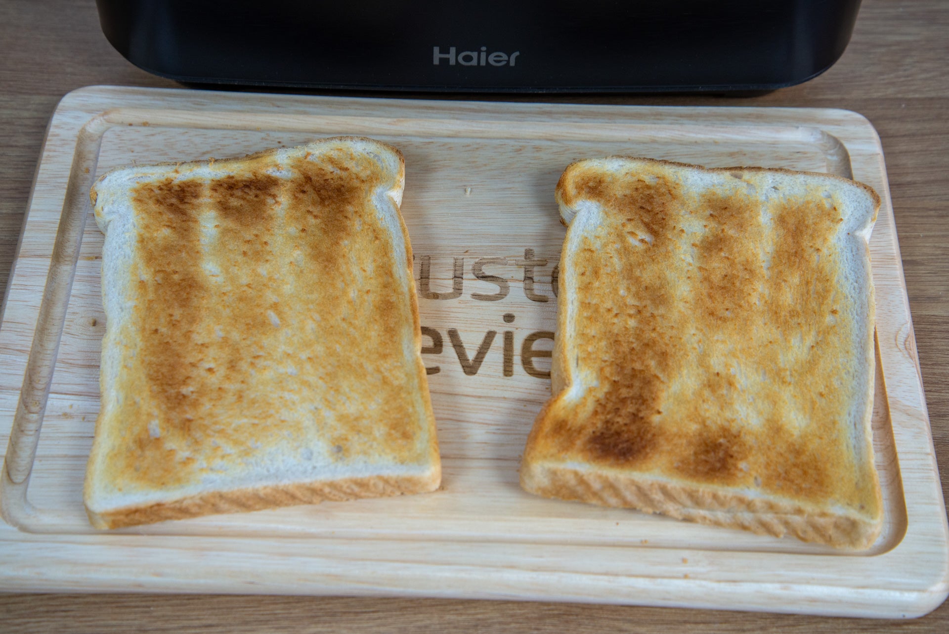 Haier I-Master Series 5 Toaster 2 Slice toasting sample 2