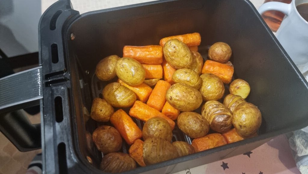 Hasselback Potatoes & Carrots - Cosori 8.5L XL Dual Zone Air Fryer Food Samples