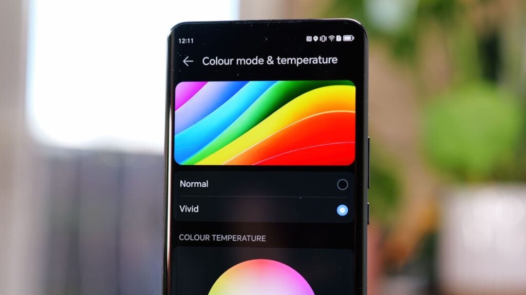 Honor Magic 6 Lite screen temperature settingsHonor Magic 6 Lite phone displaying color mode settings.