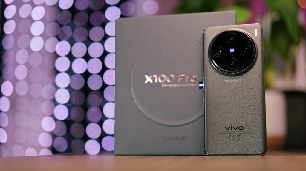 Vivo X100 Pro and packaging