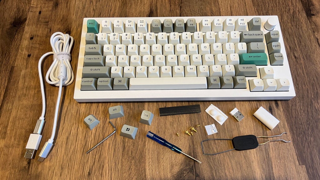 Keychron Q1 Max and its accessories.