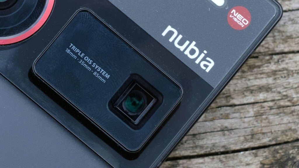 Nubia Z60 Ultra periscope camera