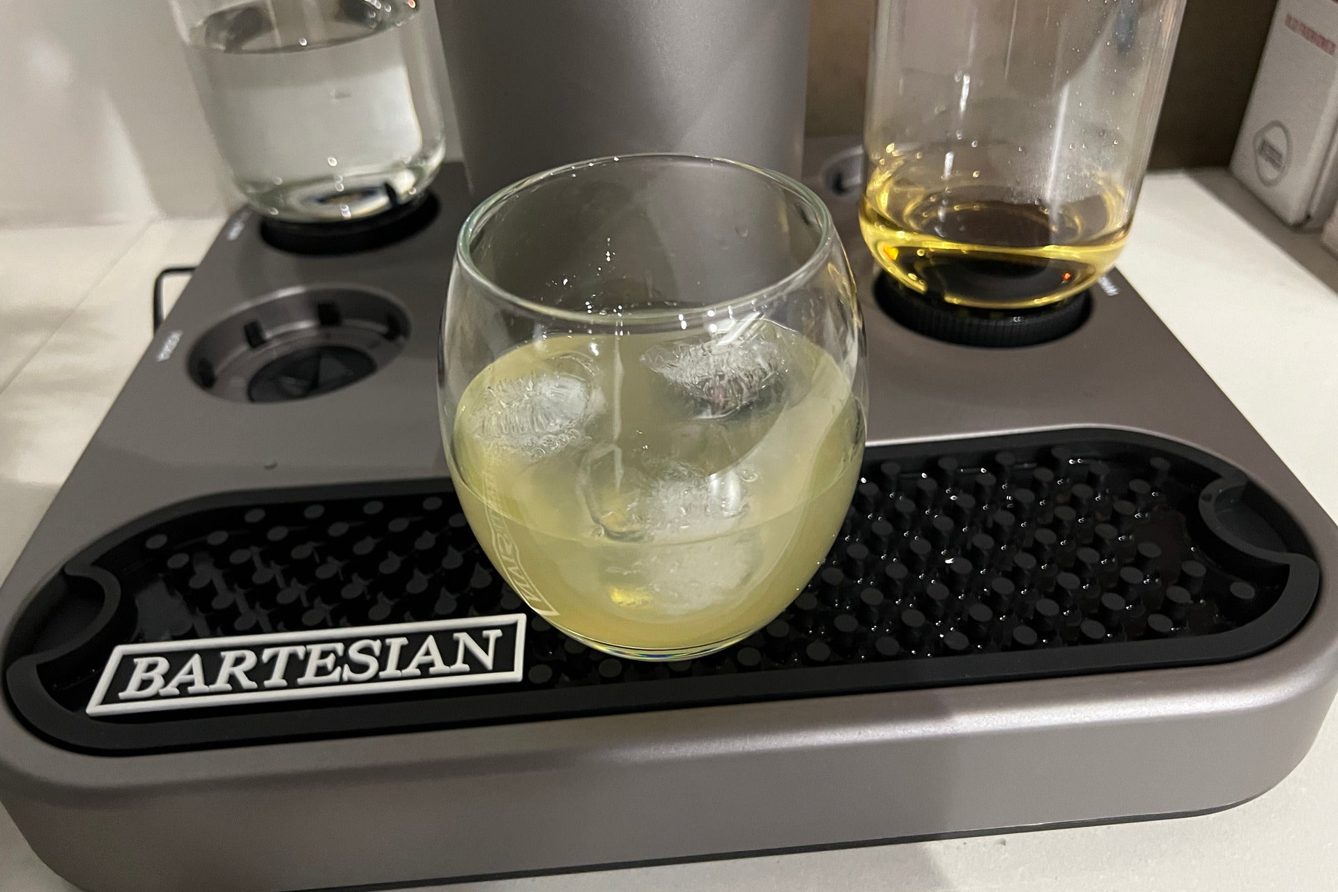 Bartesian Cocktail Maker uptown rocks