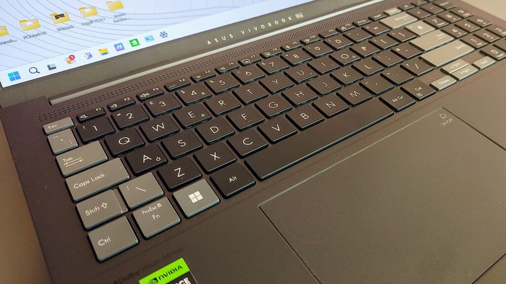 Asus Vivobook Pro 15 OLED - keyboard