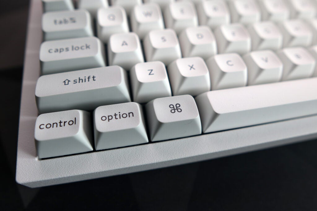 Нижние левые клавиши — Keychron Q6 Pro
