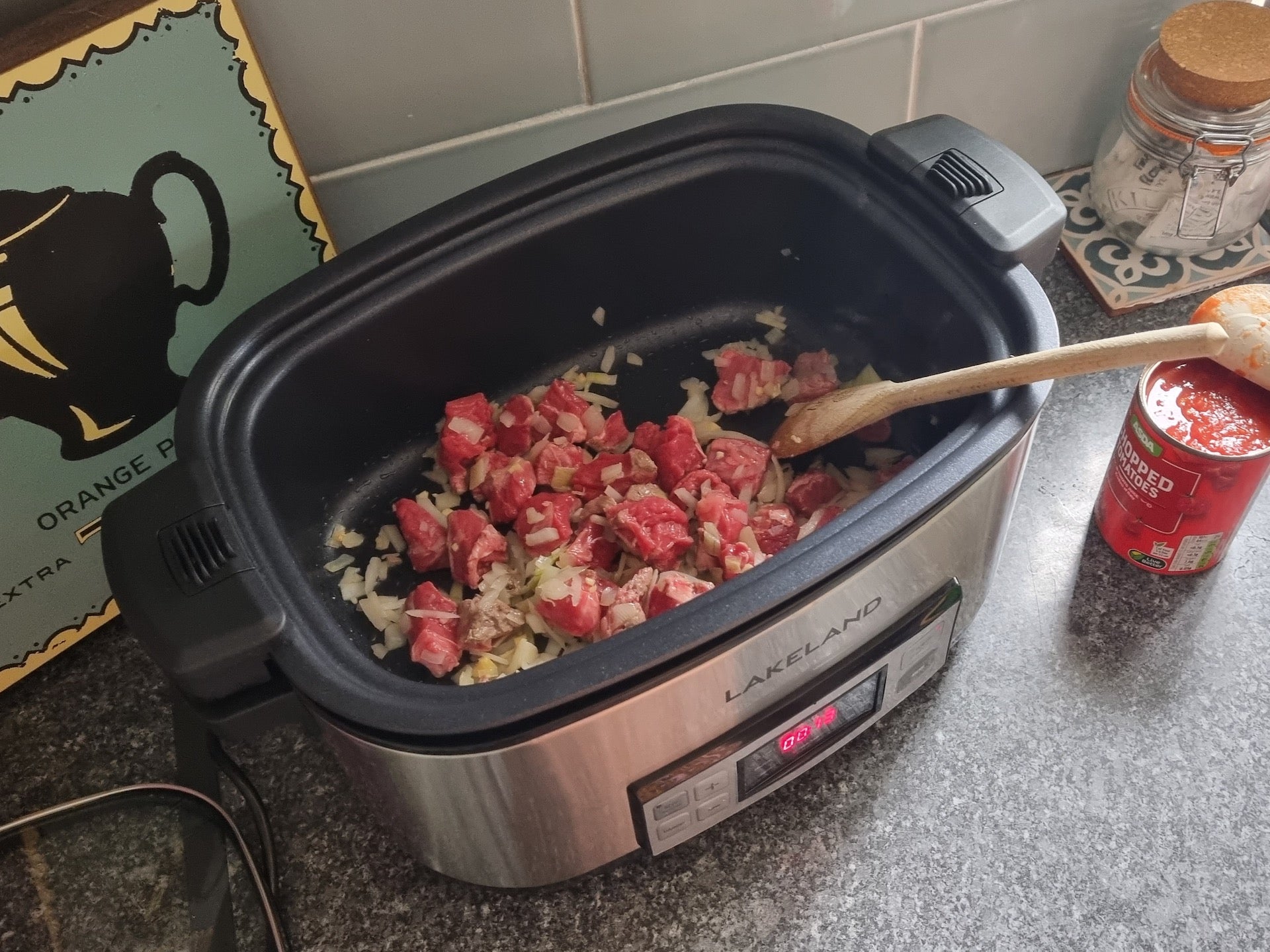 Lakeland 6.5L Searing Slow Cooker searing meat and onions