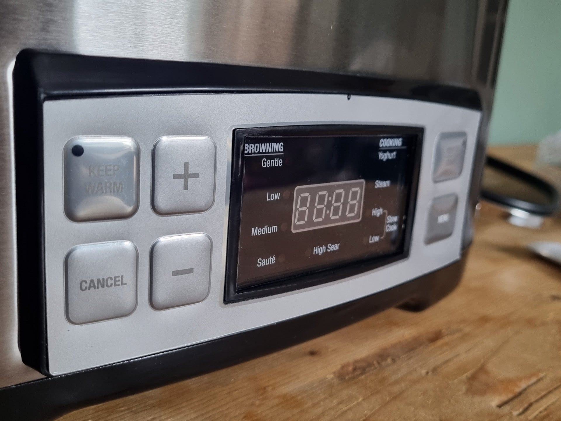 Lakeland 6.5L Searing Slow Cooker controls