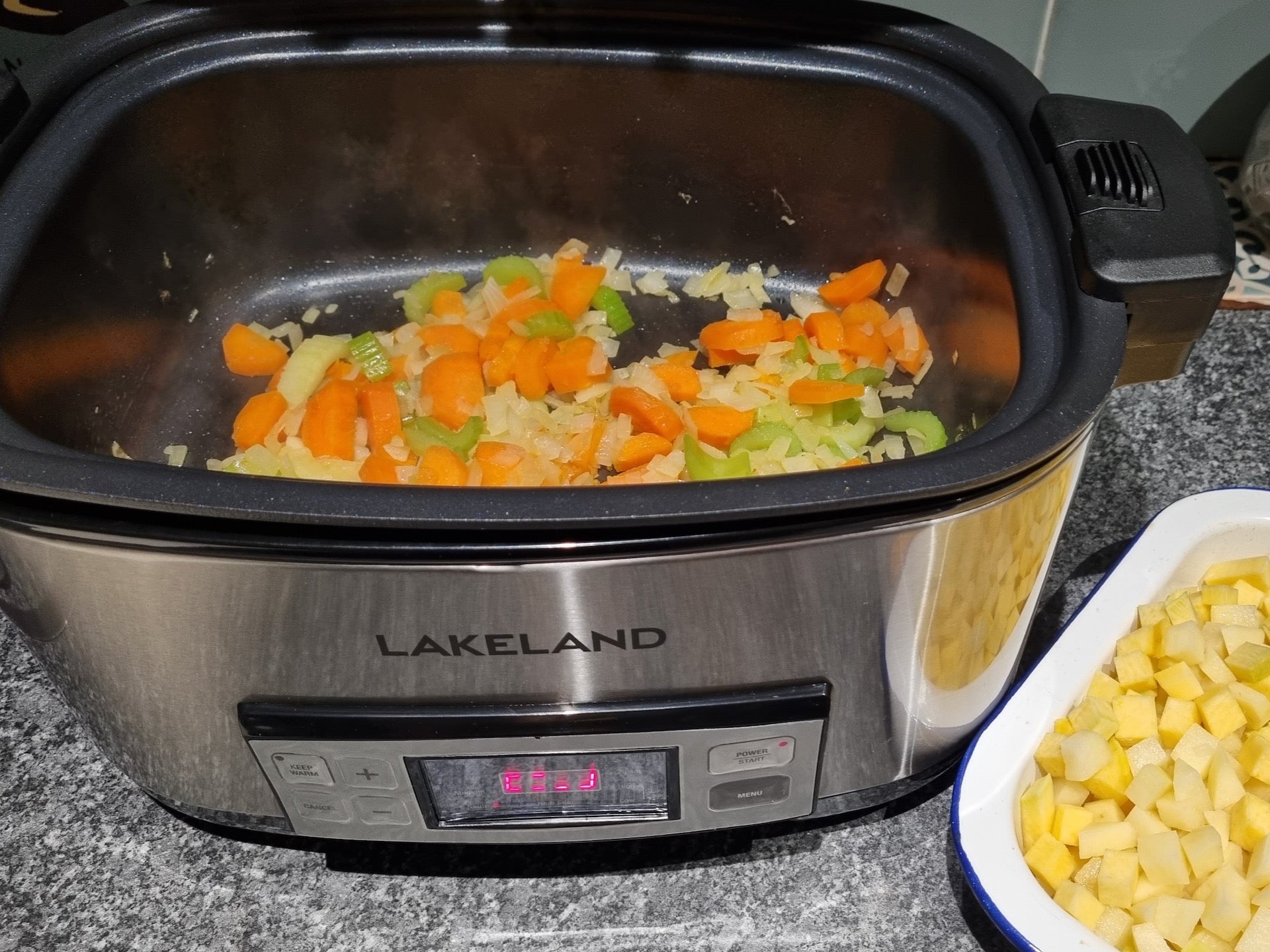Lakeland 6.5L Searing Slow Cooker cooking vegetables