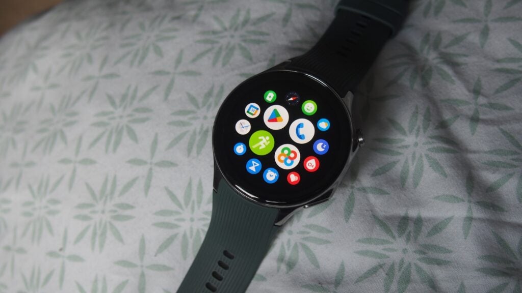 Apps on the OnePlus Watch 2OnePlus Watch 2 displaying colorful app icons on screen.