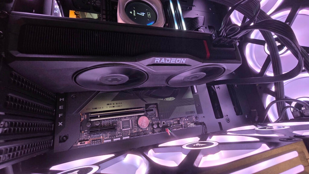 Radeon RX 7800 XT tested in a gaming PC