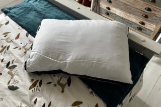 Utopia Bedding Queen Size Hotel Quality Pillows hero