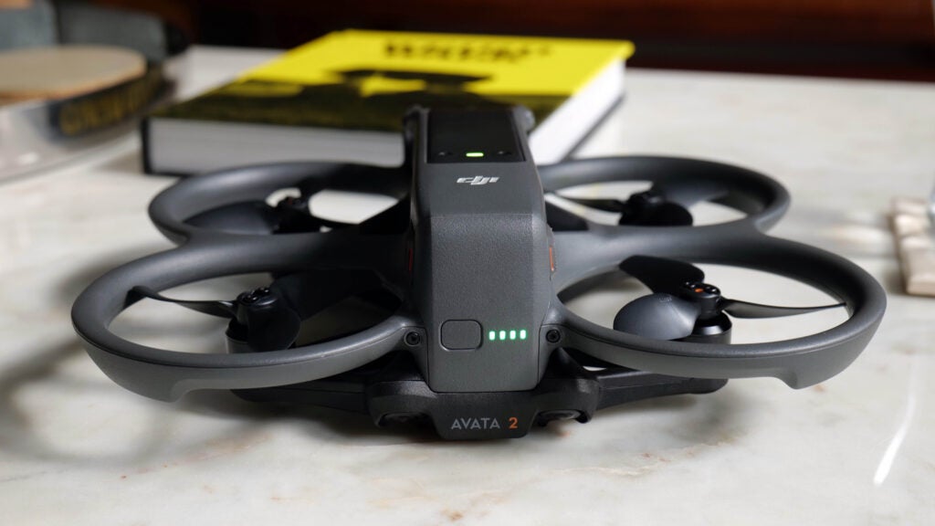 The DJI Avata 2 features LED lights to indicate its charging level